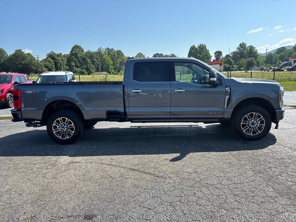 Used 2023 Ford F250 Limited AWD/4WD image 9