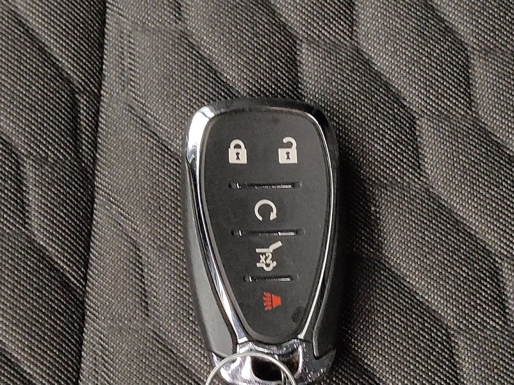 Used 2018 Chevrolet Equinox LT image 32