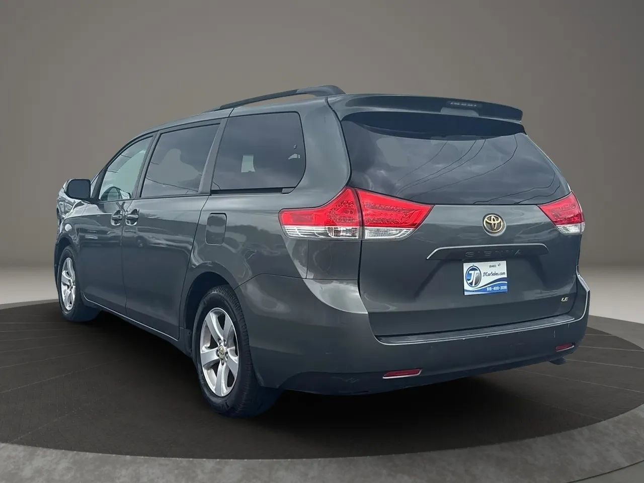 Used 2014 Toyota Sienna LE image 10