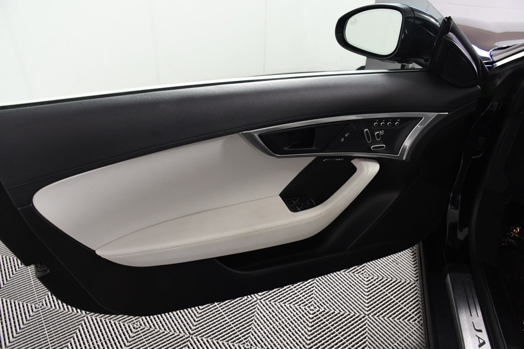Used 2018 Jaguar F-TYPE Coupe RWD image 15