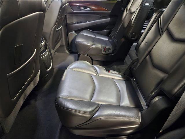 Used 2018 Cadillac Escalade Premium Luxury image 16