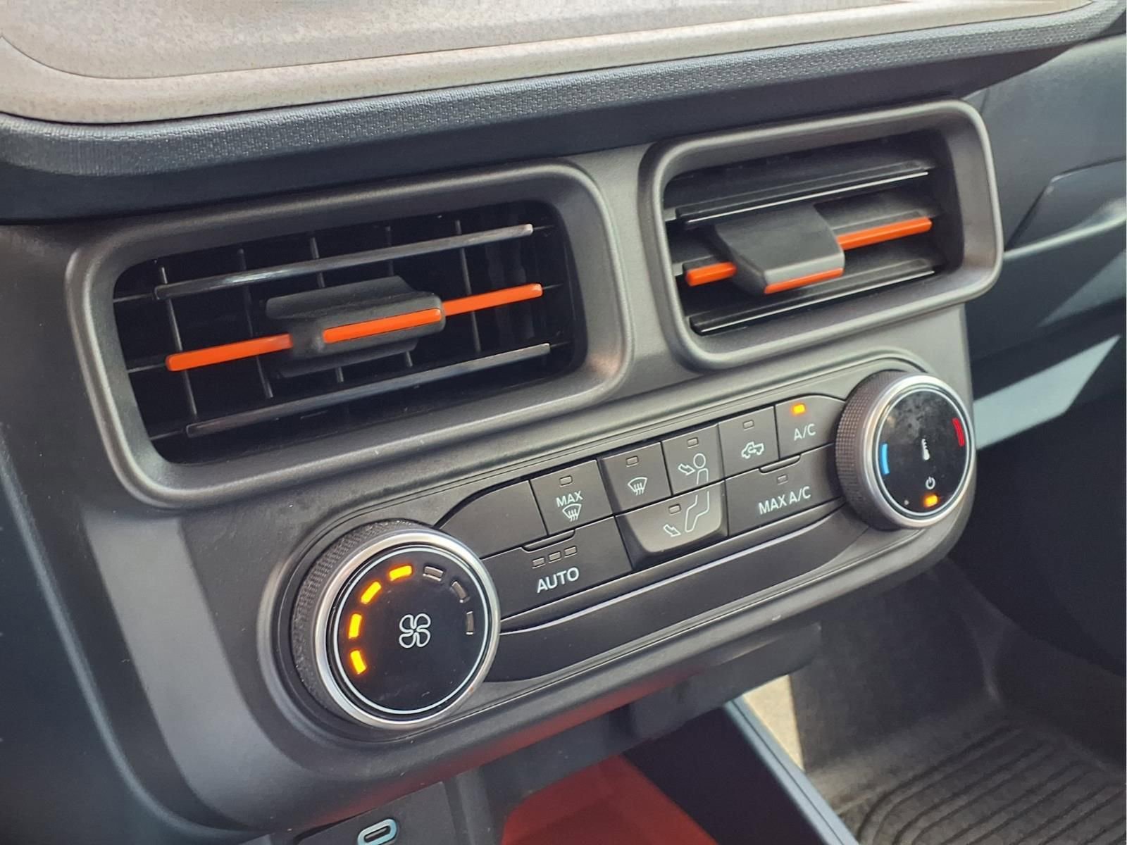 Used 2023 Ford Maverick XLT image 18