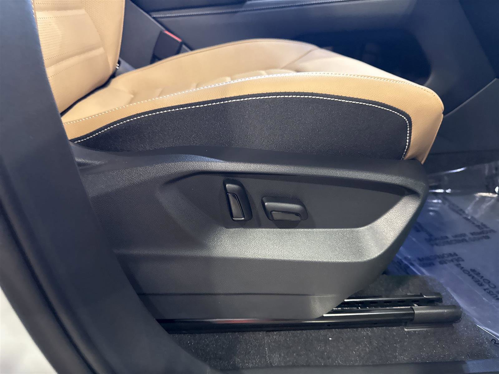 New 2025 Volkswagen Atlas Cross Sport SEL image 33