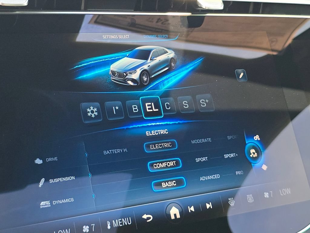 New 2026 Mercedes-Benz E 53 AMG e 4MATIC Sedan image 36