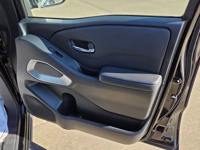 Used 2022 Nissan Frontier SV image 15