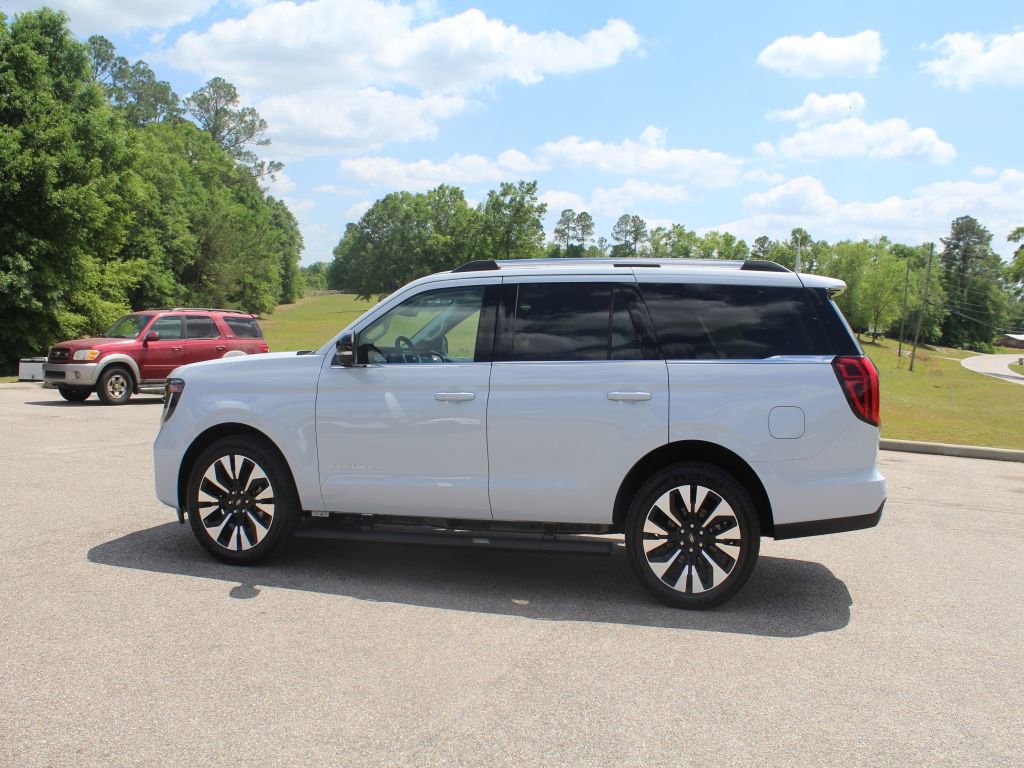 New 2026 Ford Expedition Platinum image 13