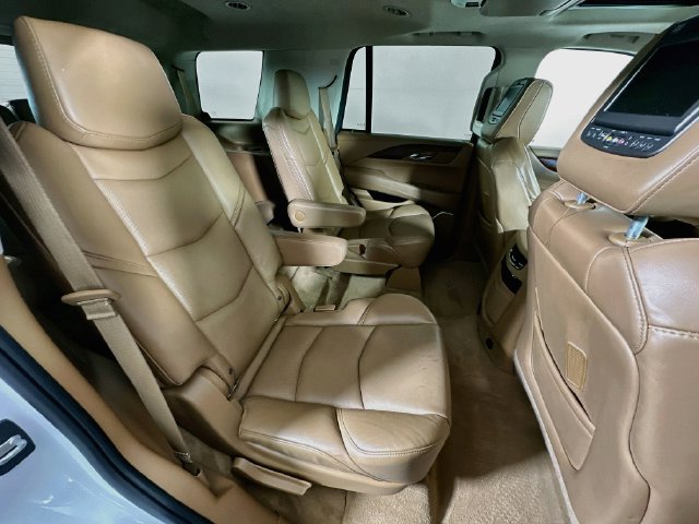 Used 2016 Cadillac Escalade Platinum AWD/4WD image 37