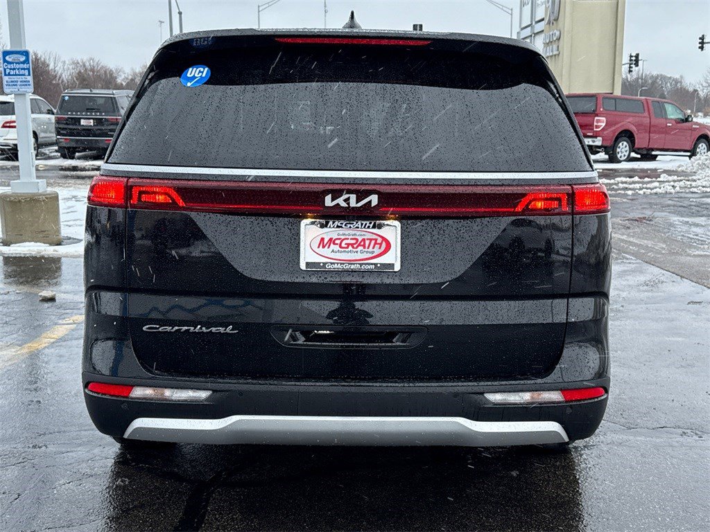 Used 2022 Kia Carnival LX image 8