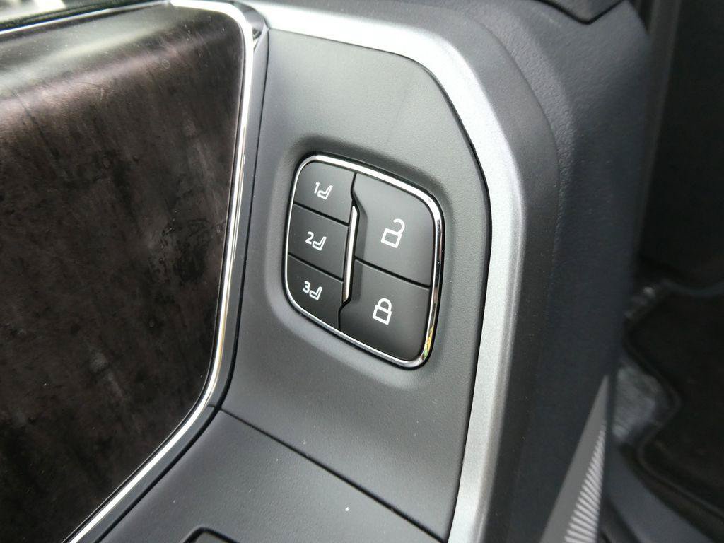New 2026 Ford F250 Lariat w/ Black Appearance Package AWD/4WD image 22