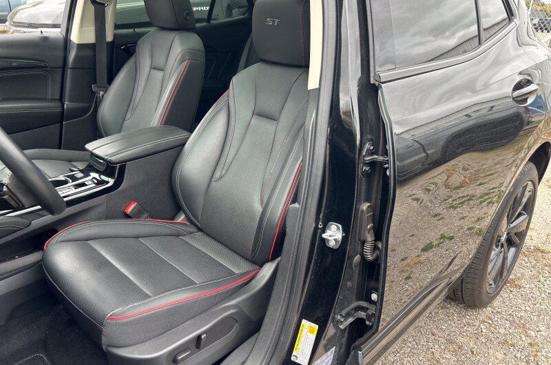 Used 2023 Buick Envision Essence w/ Sport Touring Package AWD/4WD image 7