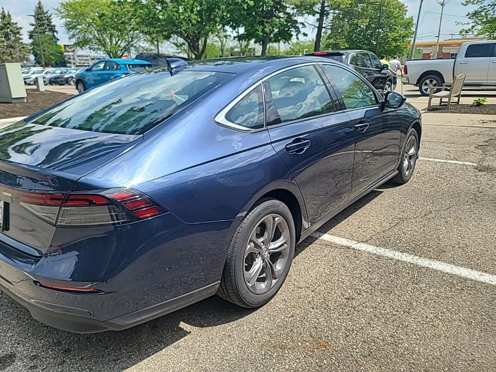 Certified 2023 Honda Accord EX image 8