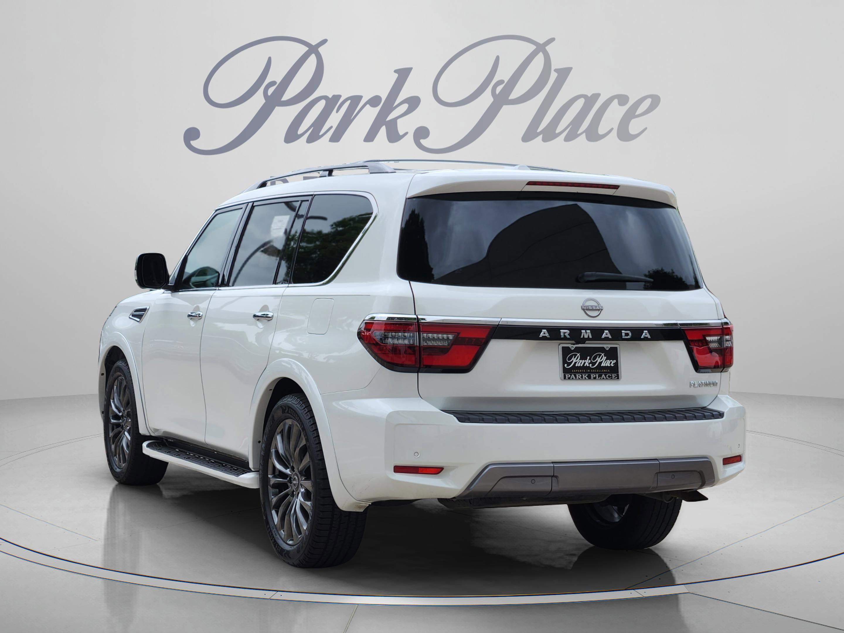 Used 2022 Nissan Armada Platinum w/ Captain's Chairs Package RWD image 3