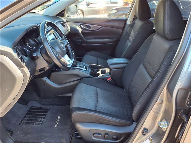 Used 2020 Nissan Rogue SV w/ Premium Package image 11