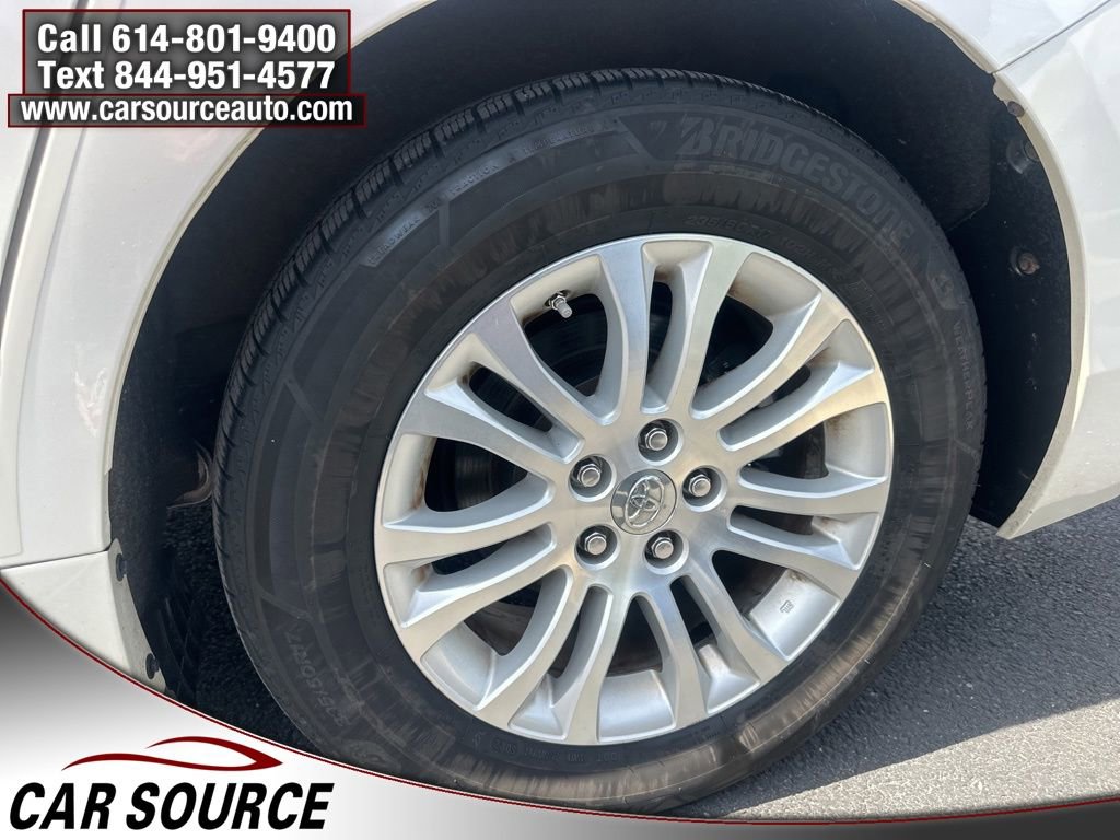 Used 2015 Toyota Sienna XLE w/ XLE Navigation Package image 24