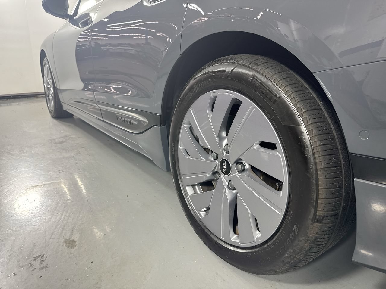 Used 2025 Audi A6 e-tron Premium w/ Ultra Package AWD/4WD image 3