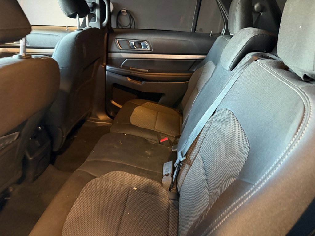 Used 2019 Ford Explorer XLT w/ Equipment Group 201A image 9