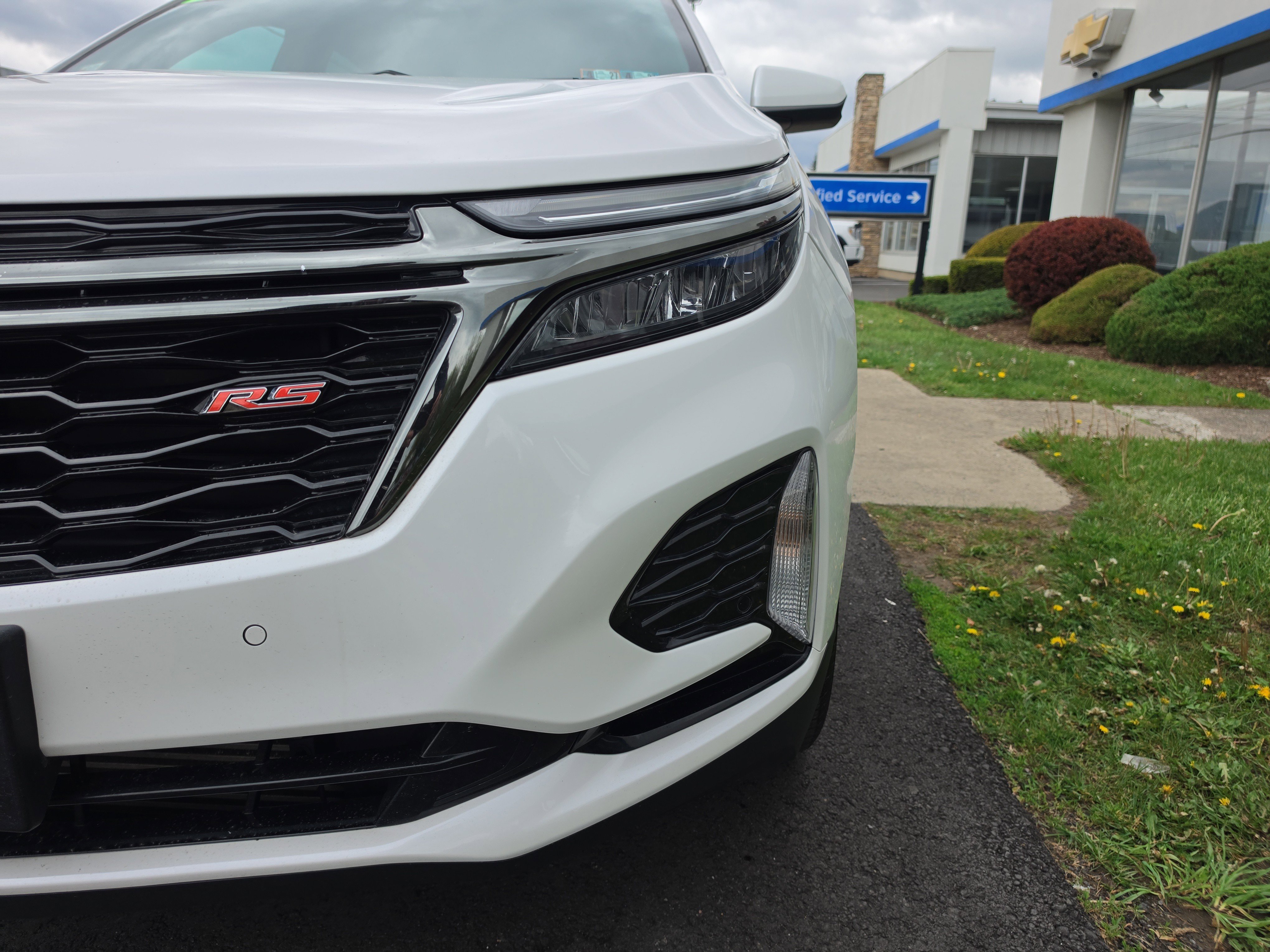 Used 2023 Chevrolet Equinox RS AWD/4WD image 10