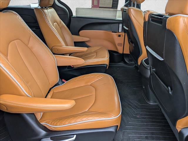 Used 2023 Chrysler Pacifica Pinnacle image 21