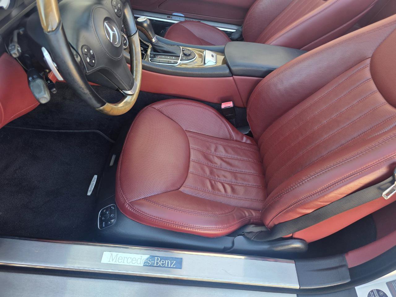 Used 2011 Mercedes-Benz SL 550 w/ Premium I Pkg image 32