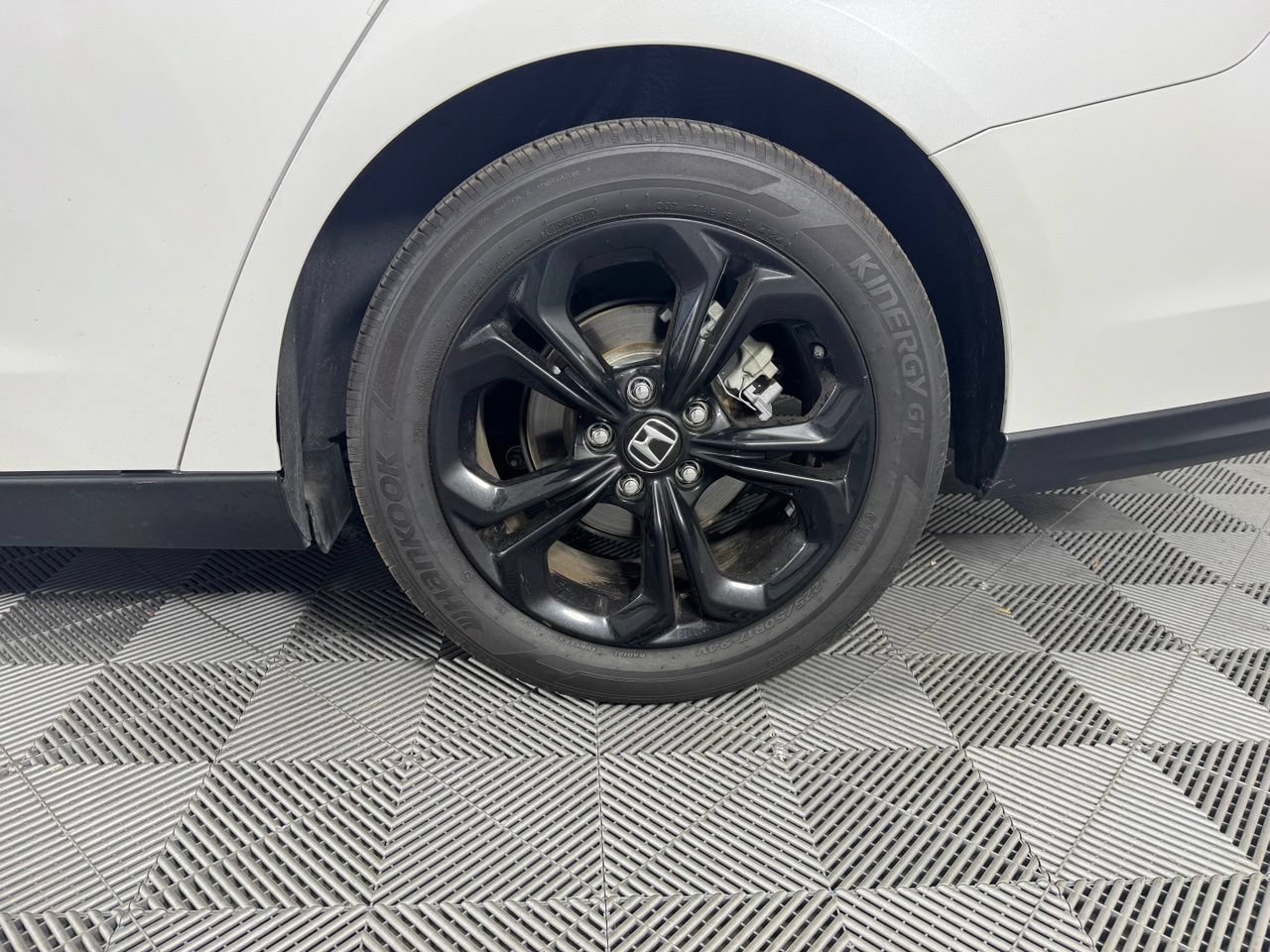 Used 2025 Honda Accord SE image 13