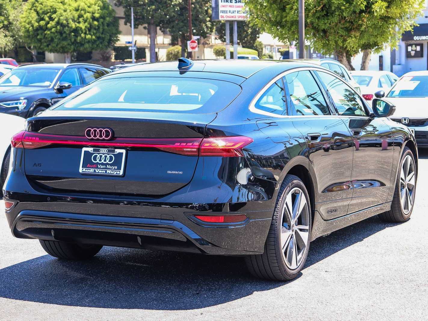 Used 2025 Audi A6 e-tron Premium w/ Convenience Package AWD/4WD image 4