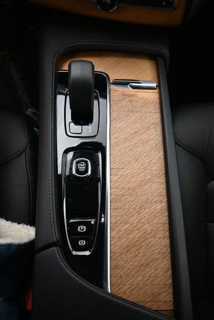 Used 2024 Volvo XC90 B5 Plus w/ Protection Package Premier image 10