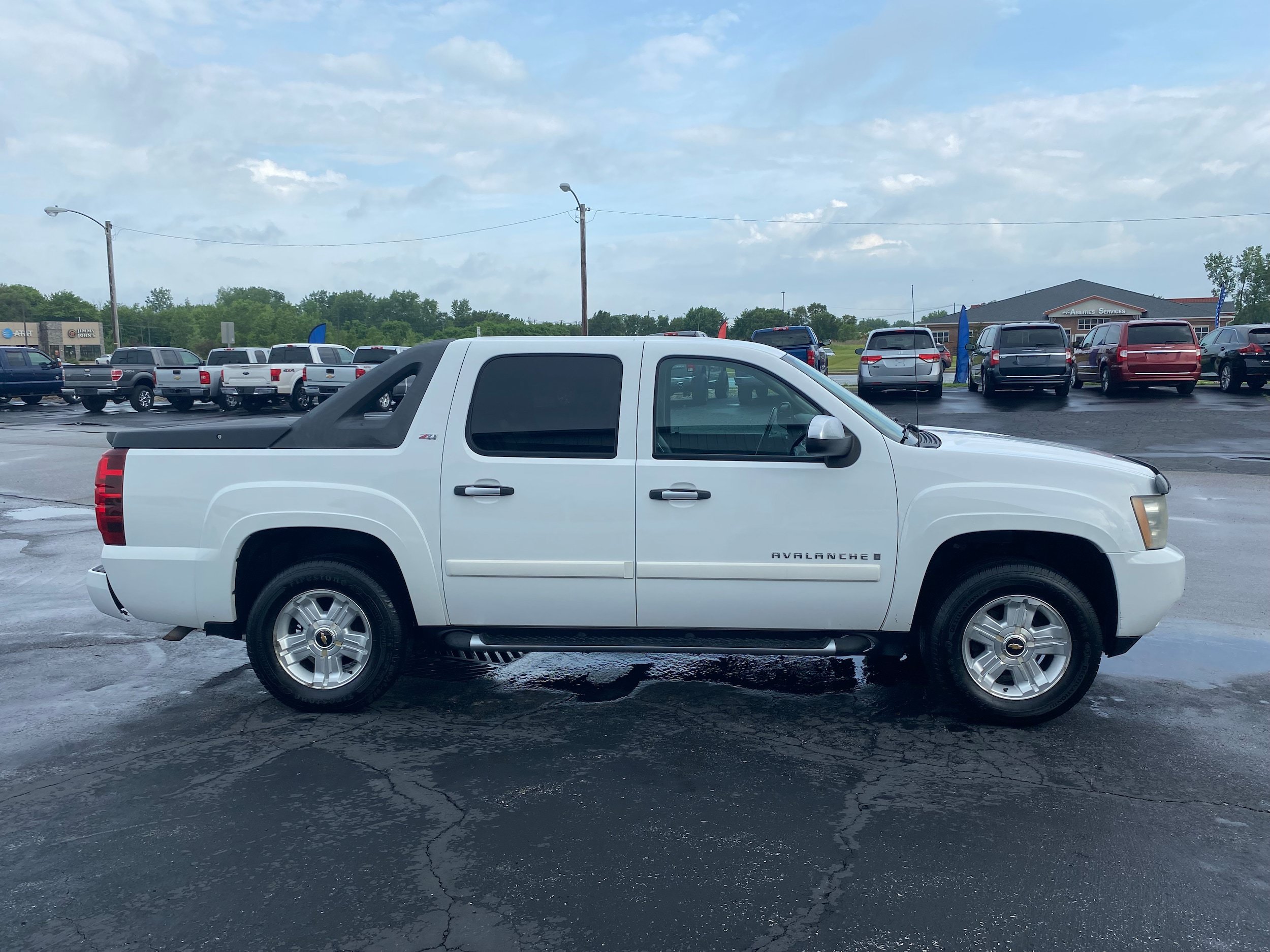 Used 2008 Chevrolet Avalanche LT w/ LT Preferred Equipment Group AWD/4WD image 4