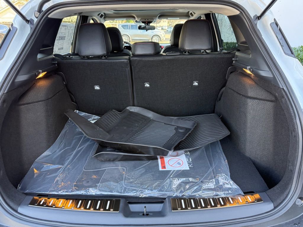 New 2026 Nissan Kicks SR w/ SR Premium Package image 10