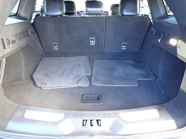 Certified 2025 Lincoln Nautilus Reserve w/ Jet Appearance Package AWD/4WD image 5