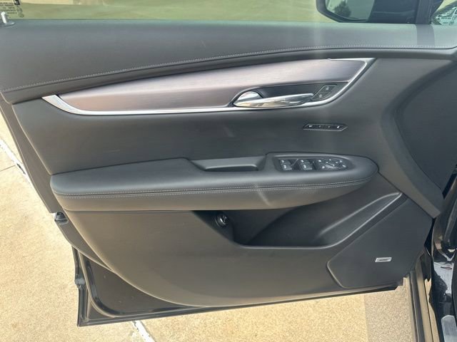 Used 2023 Cadillac XT6 Luxury image 9