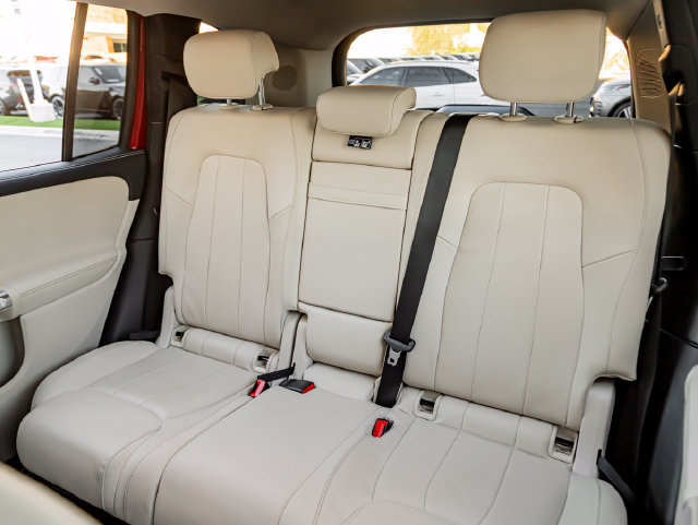 Used 2021 Mercedes-Benz GLB 250 4MATIC image 36