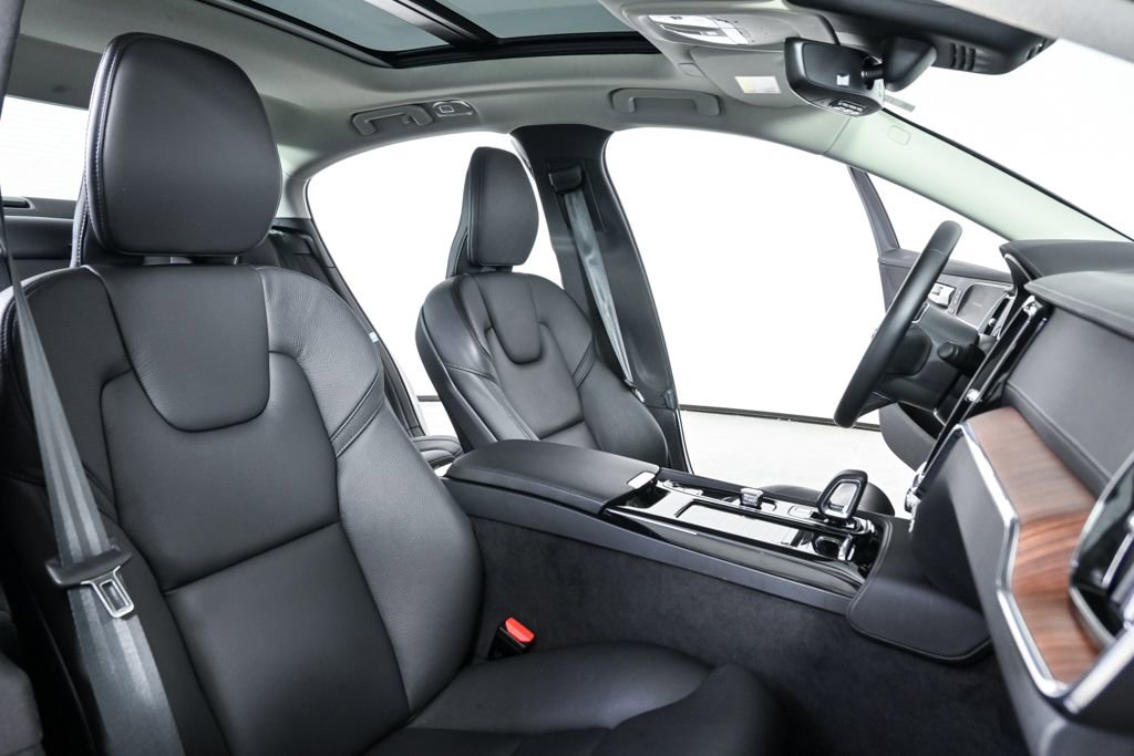 Certified 2025 Volvo S60 T8 Ultra AWD/4WD image 25
