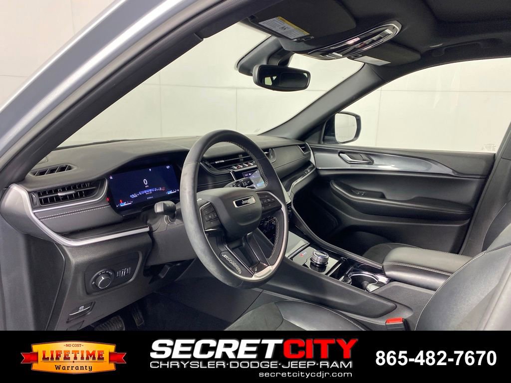Used 2023 Jeep Grand Cherokee L Laredo AWD/4WD image 10