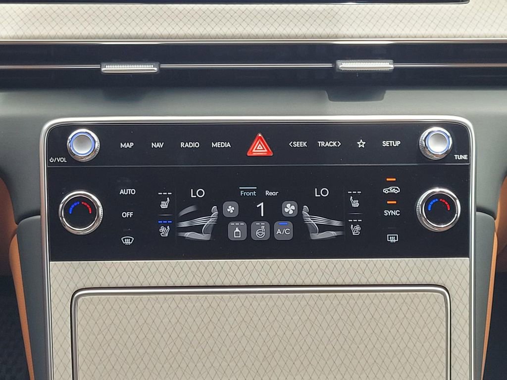 Used 2025 Genesis GV80 3.5T Prestige image 20