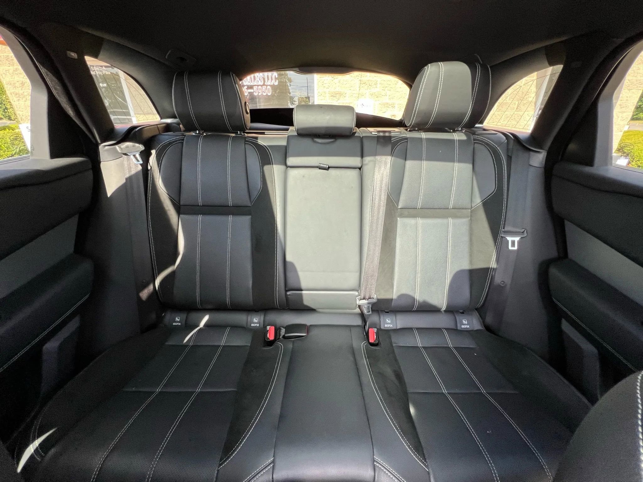 Used 2018 Land Rover Range Rover Velar R-Dynamic SE image 25