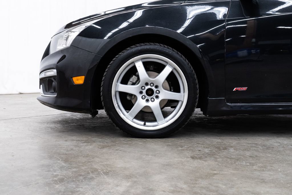 Used 2015 Chevrolet Cruze LTZ w/ Sun, Sound and Sport Package image 7