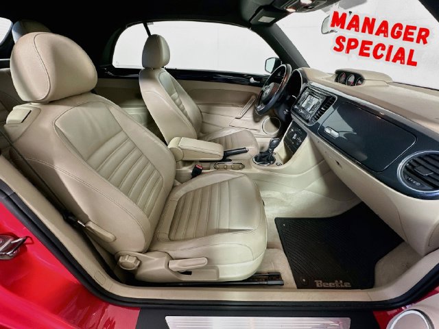 Used 2013 Volkswagen Beetle Turbo FWD image 25