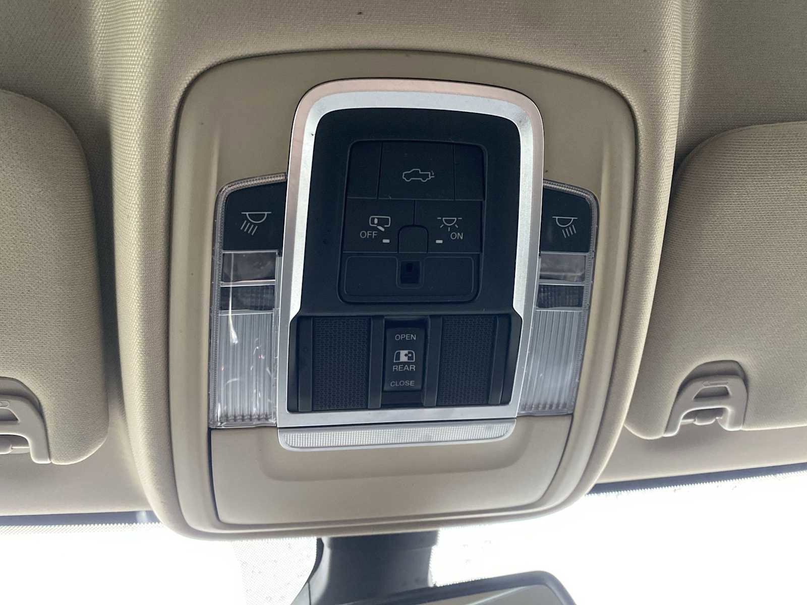 Certified 2019 RAM 2500 Laramie image 28