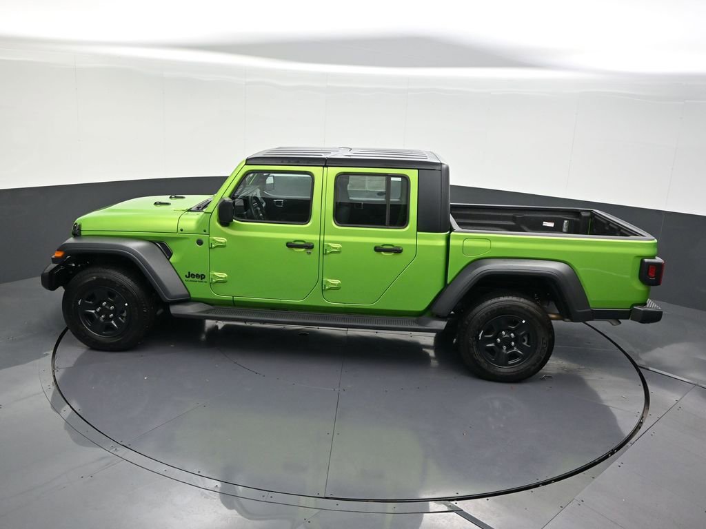 Used 2025 Jeep Gladiator Sport image 16
