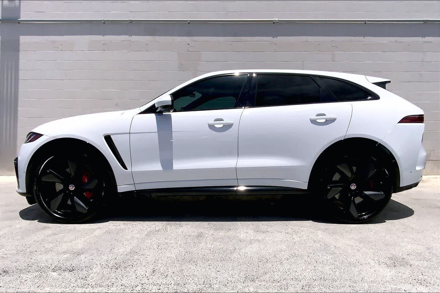Used 2023 Jaguar F-PACE SVR AWD/4WD image 3