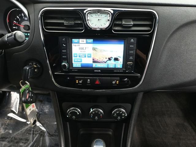 Used 2012 Chrysler 200 Limited FWD image 28