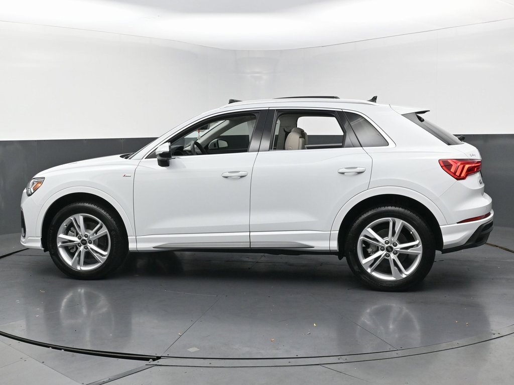 Used 2024 Audi Q3 2.0T Premium w/ Convenience Package image 8