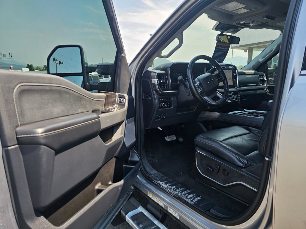 Certified 2024 Ford F450 Lariat w/ Chrome Package AWD/4WD image 19
