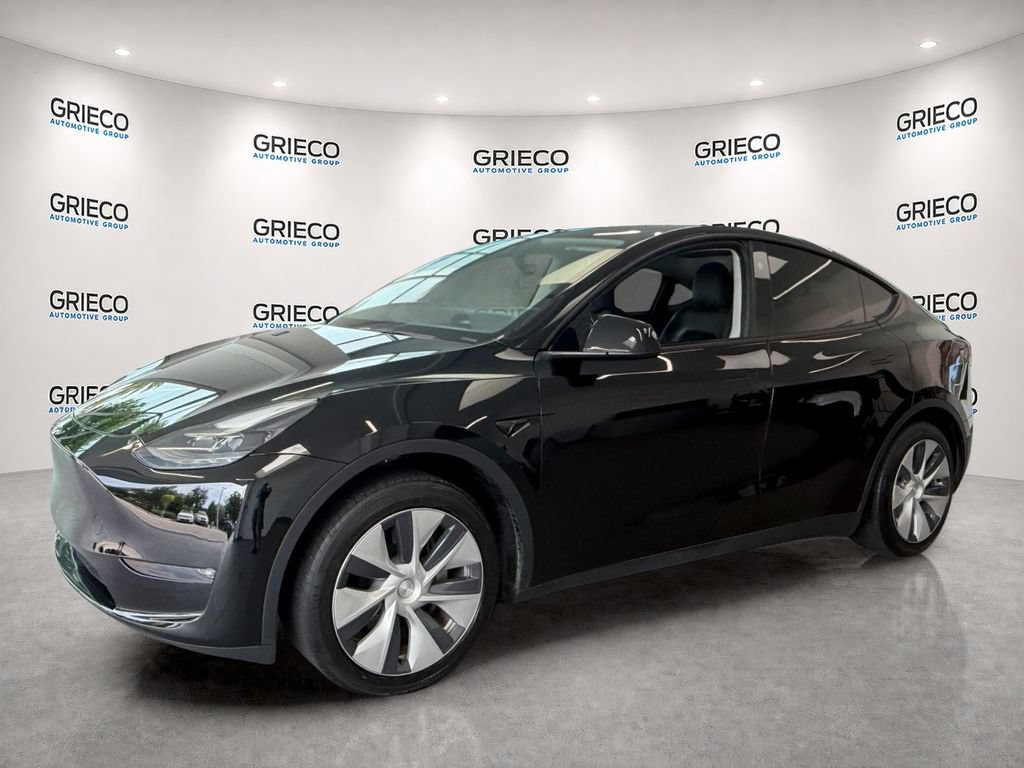 Used 2023 Tesla Model Y 2WD image 3