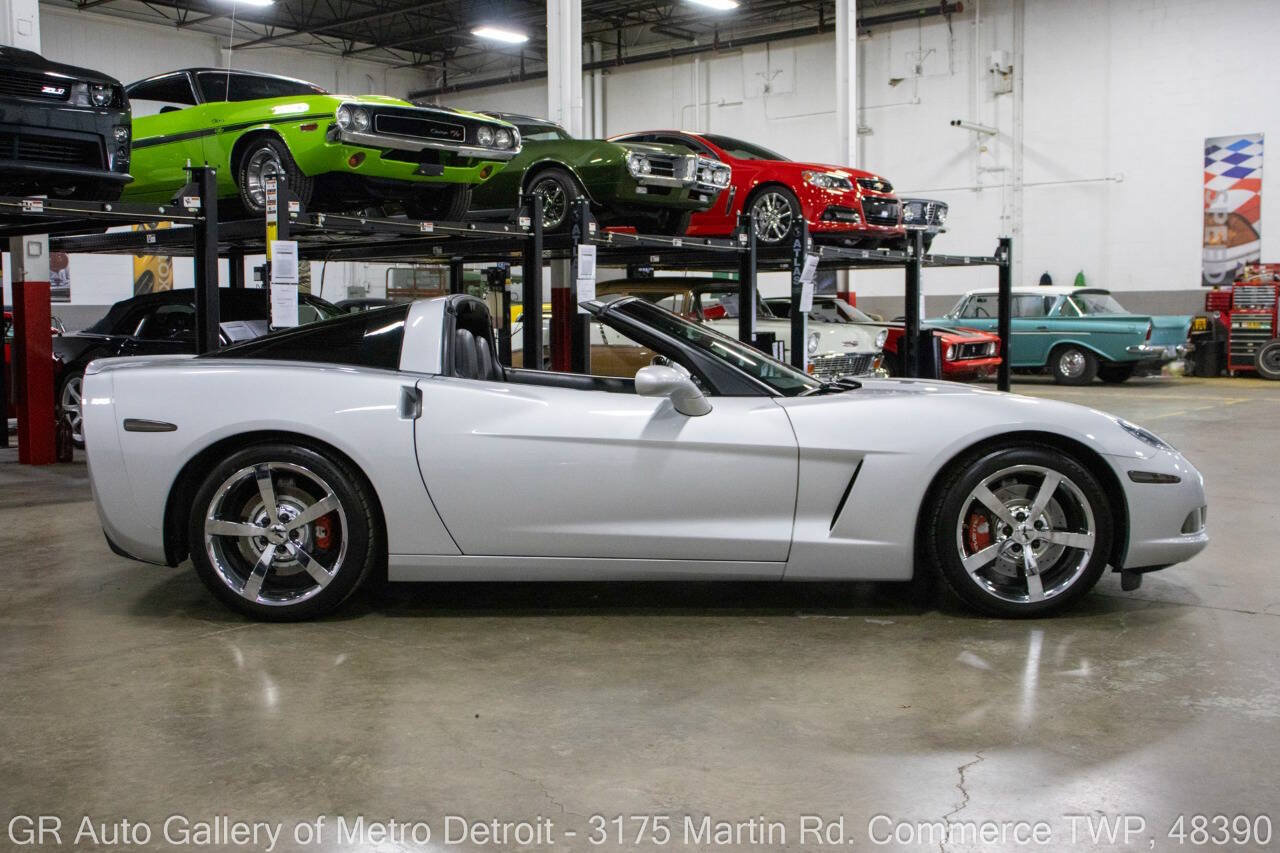 Used 2009 Chevrolet Corvette Coupe w/ Preferred Equipment Group RWD image 9