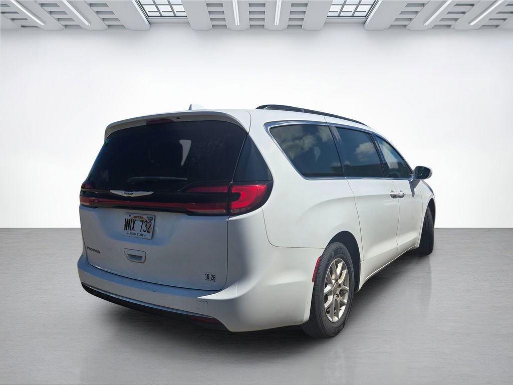 Used 2022 Chrysler Pacifica Touring-L FWD image 4