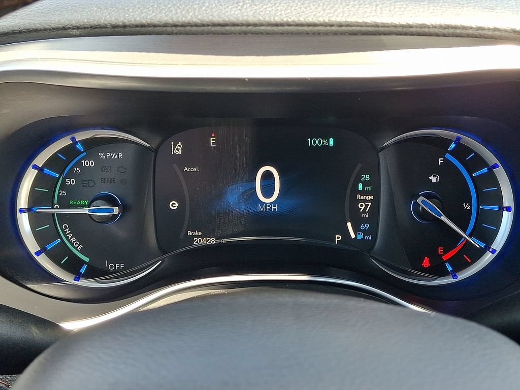 Used 2024 Chrysler Pacifica Pinnacle FWD image 22