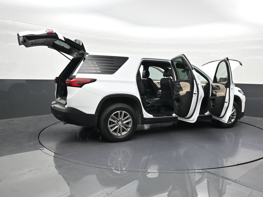 Used 2023 Chevrolet Traverse LS FWD image 32