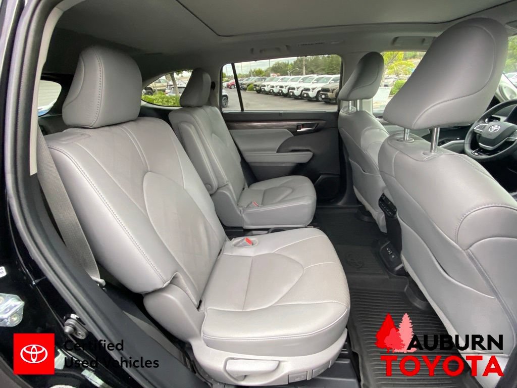 Certified 2024 Toyota Highlander Platinum AWD/4WD image 22