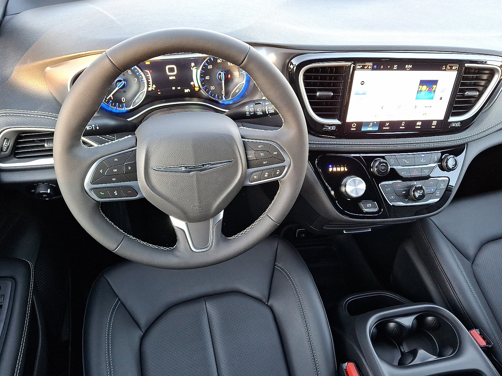 New 2026 Chrysler Pacifica Select AWD/4WD image 8